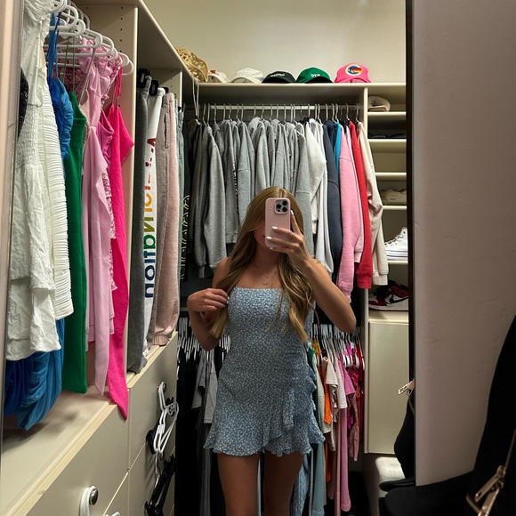 This is a blue floral print princess Polly dress in a size 2 - Picture 1 of 2